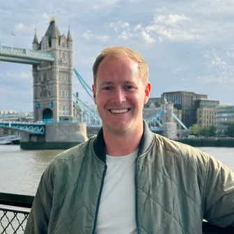 Michael Kessler in front of Tower Bridge